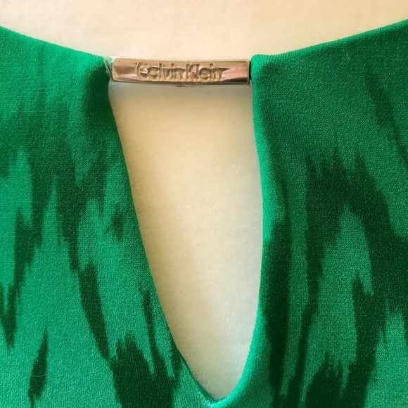 CALVIN KLEIN Green Black Bateau Neck Silky 3/4 sleeve top Women’s size small - Picture 6 of 13